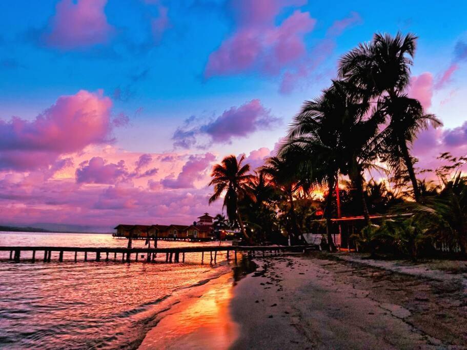 Poetry Garden Bocas Town Colon Island Villa ภายนอก รูปภาพ