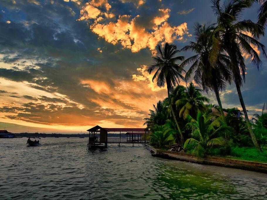 Poetry Garden Bocas Town Colon Island Villa ภายนอก รูปภาพ